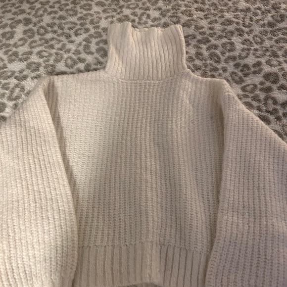 White turtleneck sweater - Picture 2 of 2
